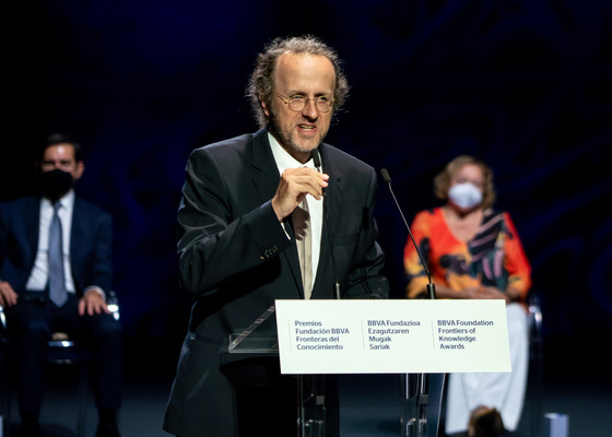 Bernhard Schölkopf receives Frontiers of Knowledge Award 