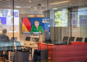 Thumb ticker sm thumb ticker xl merkel7